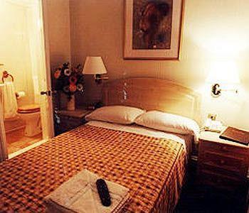 Fairway Hotel 2*